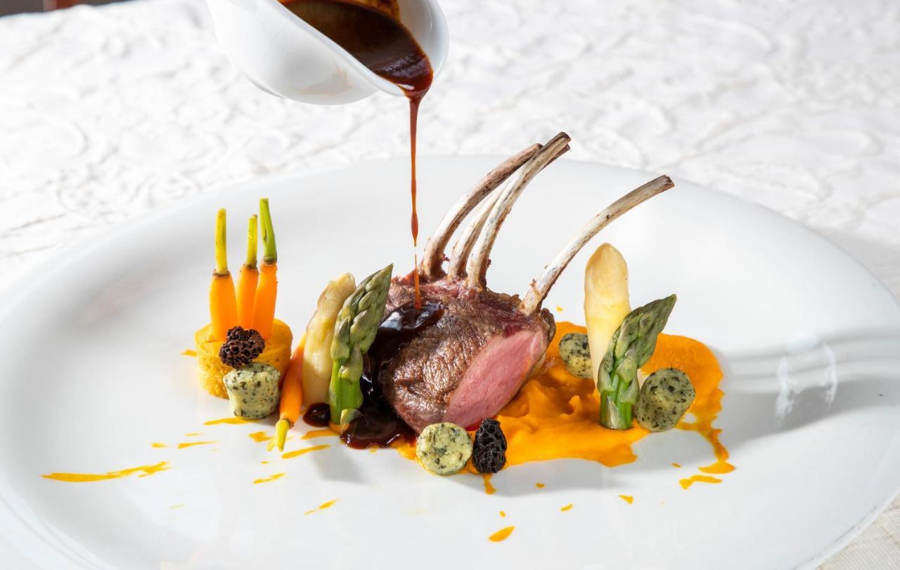 Hubertushof Hotel Anif