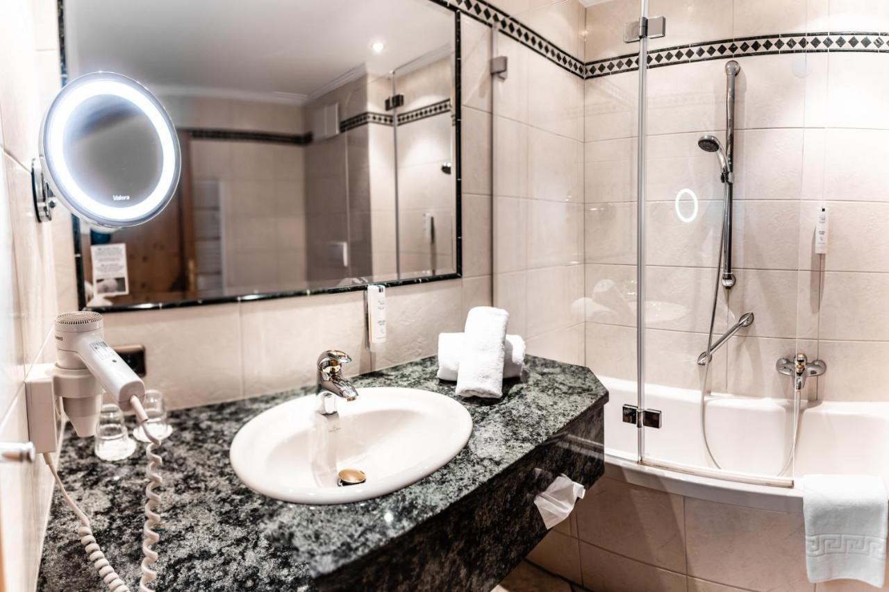Hubertushof Hotel Anif