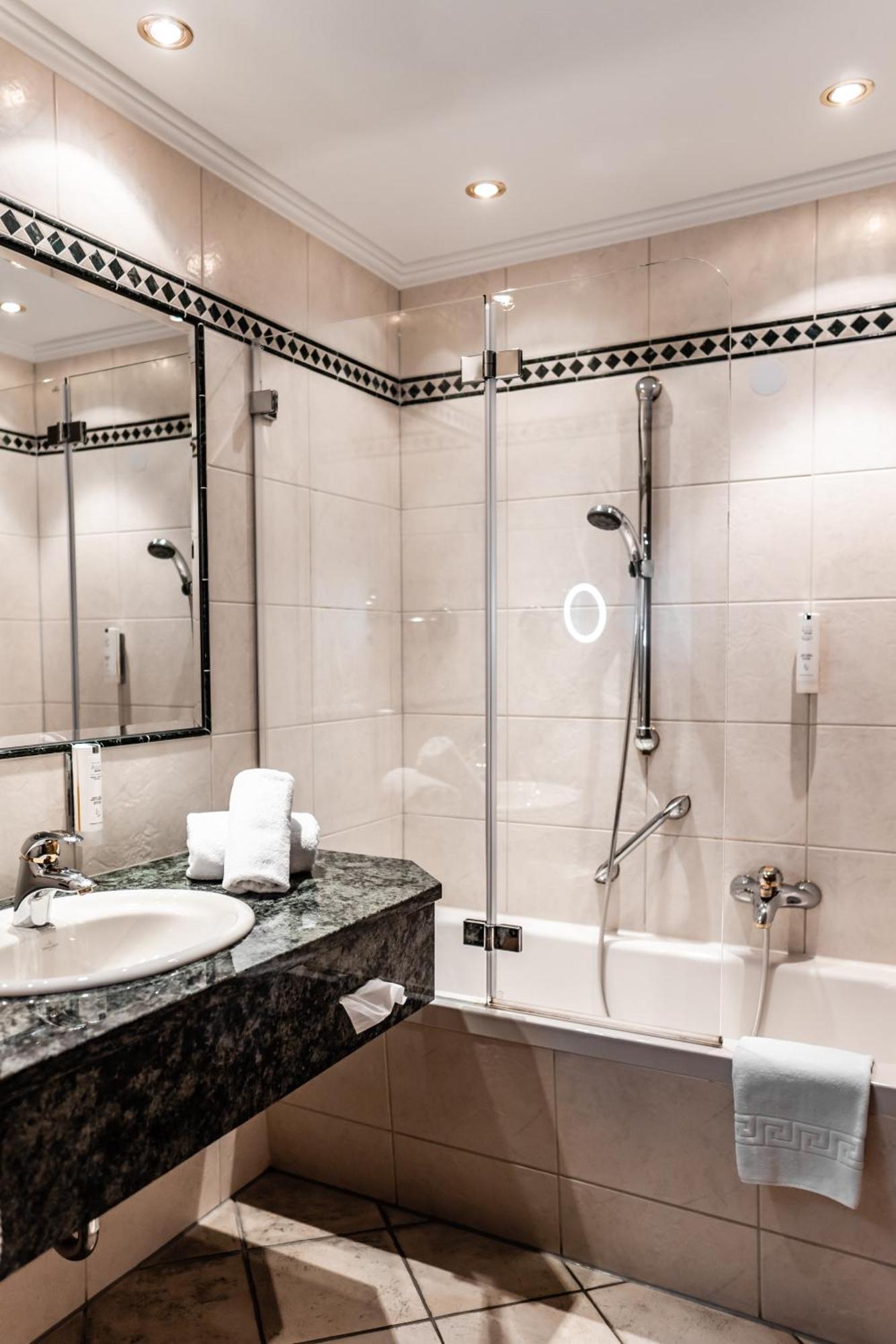 Hubertushof Hotel Anif